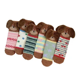 Schattige teckel pluche pluizige winterschoenen voor vrouwen, warme koraalvleece huissokken.