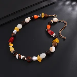 Collier de perles en pierre irrégulière colorée, bijoux de style rétro dopamine pour femmes.