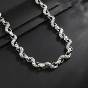 Nahaufnahme von Hip-Hop Silber Schlangenkette Hosenkette, Gothic Taillenzubehör.
