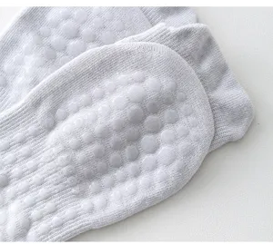 Non-slip yoga socks for women breathable pilates fitness sports socks grey pair detail view