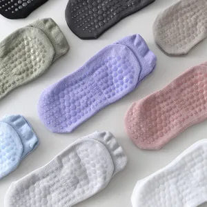 Non-slip women yoga socks breathable pilates grip socks for fitness gym workout sports.