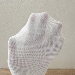 Calzini corti sottili in rete bianca da donna, calzini estivi traspiranti, uso quotidiano.