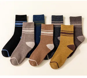 Herren Herbst Winter dicke gestreifte Wadenlange warme Freizeit Baumwollsocken Set