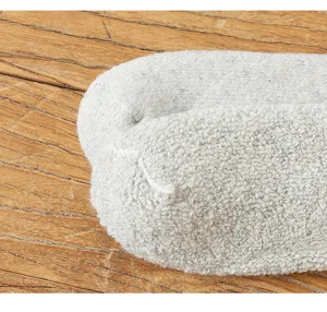 Dicke Winter-Woll-Frotteesocken Detail mit weichem Fleece-Futter für warme kalte Tage im Winter.