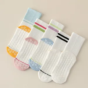 Anti-Rutsch Yoga Socken mittelhohe Pilates Socken mit Grip Punkten für Damen Sport Training
