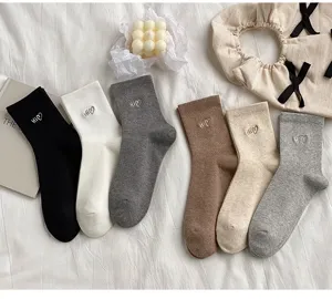 Damen Mittelsocken süße Herz Bestickung Einfarbig Retro lässige Baumwolle Alltag
