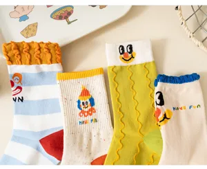 Cute cartoon clown face mid-tube women socks, funny personality cotton socks for daily wear.