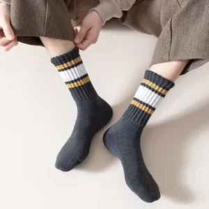 Herren dicke Frottee Mittelsocken mit klassischen Streifen für den täglichen Gebrauch