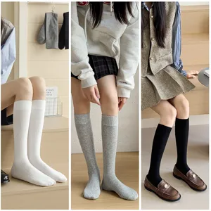 Frühling Herbst einfarbige gerippte Kniestrümpfe Damen lässige lange Baumwollröhrensocken weiß grau