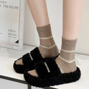Chaussettes Mi-mollet Rayées pour Femmes en Coton Style Preppy Décontracté Respirant Doux Automne Hiver