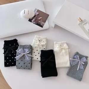 Damen Herbst Winter Socken süße Punkte Spitzen Schleife Strick mittlere Röhre Studenten Socken