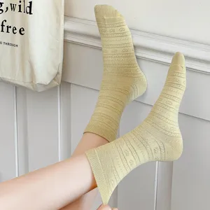 Damen gelbe Socken mit süßem Herzchen Muster, Retro Baumwollsocken für den Alltag.