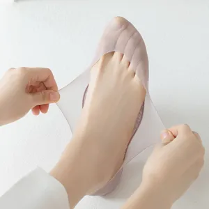 Sommer ultra-dünne atmungsaktive unsichtbare Bootssocken für Damen, elastisches Mesh-Design.