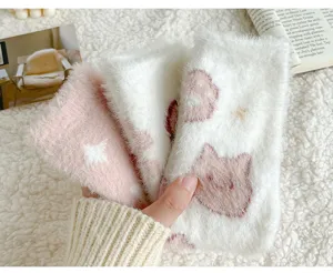 Lindos calcetines de felpa de invierno para mujer, forro polar coral grueso y cálido diseño de gato.