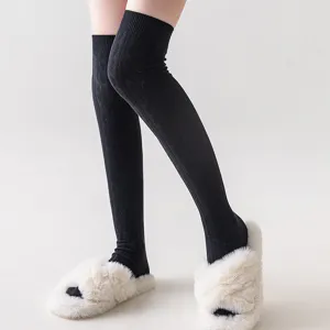 Damen Winter dicke gestrickte Overknee Socken in Schwarz mit kuscheligen Pluesch Hausschuhen