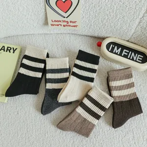 Conjunto de calcetines de invierno gruesos a rayas, calcetines de algodón cálidos de tubo.