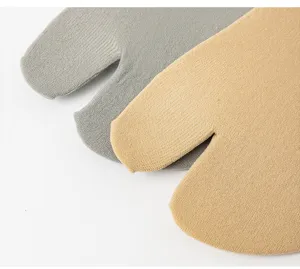 Detail view of women's split toe tabi socks in soft breathable cotton, solid colors for daily wear.