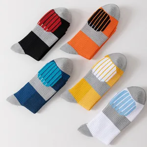 Men's color block sports socks athletic crew socks cotton breathable outdoor basketball socks