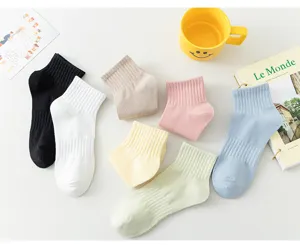 Damen einfarbige Baumwolle kurze Socken Bonbonfarben Fruehling Basis College Stil Bootssocken