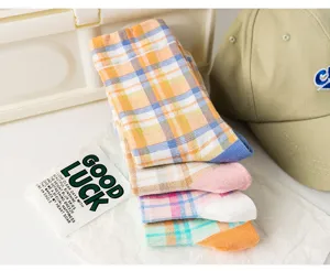 Kleurrijke ruitjes katoenen halverwege kousen in Japanse Britse stijl voor dames casual