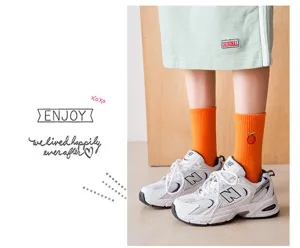 Chaussettes mi-hautes brodées d'oranges mignonnes pour femmes, style japonais décontracté.
