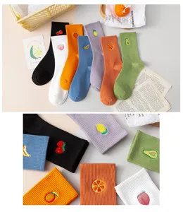 Chaussettes mi-hautes brodées de fruits mignons pour femmes, chaussettes en coton colorées mode.