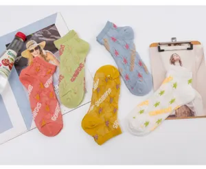 Calzini corti a rete con stelle da donna, calze estive traspiranti e basse casual alla moda.
