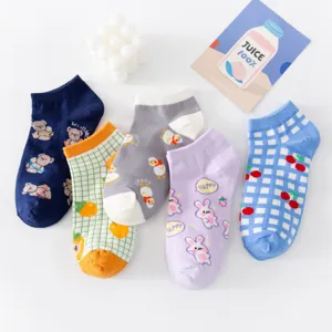Chaussettes courtes en coton pour femmes, style japonais mignon avec motifs de dessins animés.
