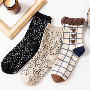 Chaussettes Mi-mollet en Coton Épaissi pour Femmes Automne Hiver Chaud Motif Ours et Plaid Chaussettes Décontractées pour Femme