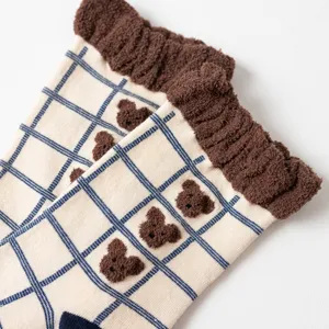 Chaussettes mi-hautes thermiques à carreaux d'ours mignon, vêtements d'hiver confortables.