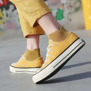 Damen Frühling einfarbige flache kurze Socken mit süßen kleinen Fersenohren für Alltag