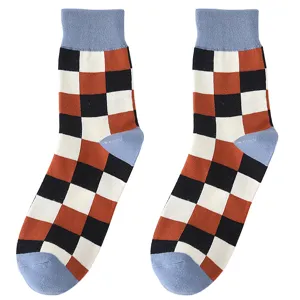 Chaussettes mi-mollet rétro à carreaux pour hommes, chaussettes en coton colorblock style.