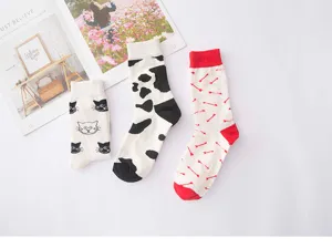 Süße bedruckte Baumwoll-Mittel-Socken lässige Alltagskleidung Katzen Kuh Pfeil Muster Mode