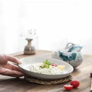 Assiette en ceramique peinte a la main motif lotus porcelaine vaisselle usage domestique