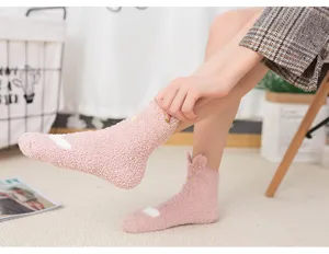 Calcetines de casa gruesos de forro polar coral para mujer, cálidos para invierno.