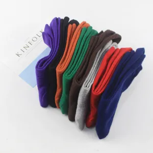 Bunte einfarbige gerippte Mittelsocken für Damen, atmungsaktive Freizeit-Baumwollstrümpfe.