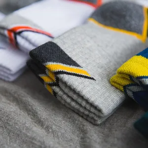 Men cotton athletic terry socks mid tube breathable sports socks for basketball running
