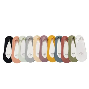 Summer thin ice silk invisible socks for women, anti-slip shallow mouth boat socks.