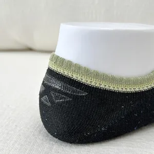 Women cotton slub yarn low-cut boat socks with anti-slip silicone heel grip for daily wear.