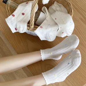 Calcetines cortos blancos mujer verano finos bonitos estilo japonés bordados volantes tobillo