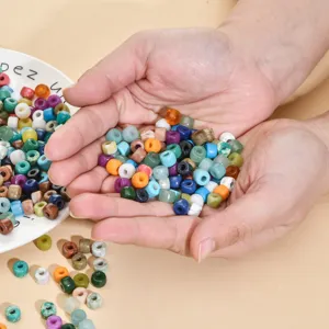 Bunte Stein und Glas Großlochperlen für DIY handgemachte Armbänder Halsketten Schmuckherstellung.
