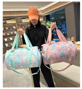 Colorful quilted duffel bag lightweight gym yoga travel sports handbag with adjustable strap