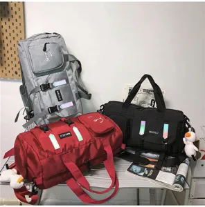 Waterproof sports duffel bag, large capacity fitness travel bag, lightweight waterproof luggage.