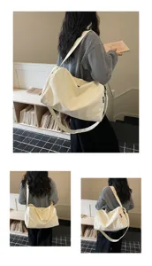 Large capacity canvas travel duffel bag for women, casual fitness shoulder bag, cream white.