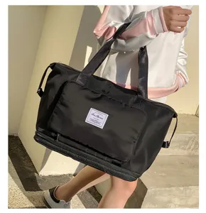 Grand sac de voyage, sac de sport léger imperméable et pliable pour femme au quotidien.