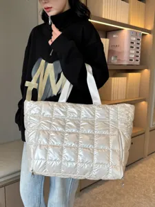 Waterproof Quilted Travel Duffel Bag Pearlescent Large Capacity Gym Bag Dry Wet Separation Sports Tote Bag For Women