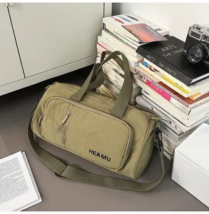 Large capacity travel duffel bag, lightweight gym sports bag with adjustable shoulder strap.