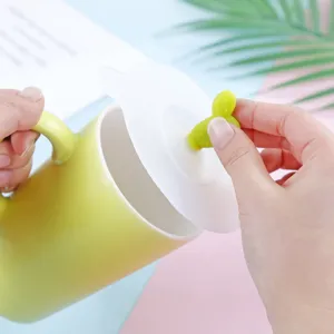 Couvercle de tasse en silicone créatif avec poignée cactus vert, étanche et anti-poussière.