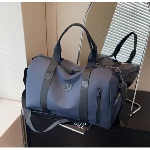 Grand sac de voyage de sport et fitness pour courts sejours avec separation humide et seche.