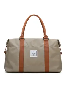 Grand sac de voyage cabine pour femme et homme, sac week-end léger avec poignées marron.